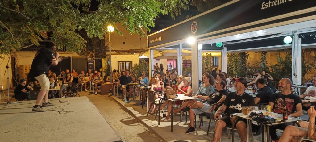 TODOS LOS JUEVES DE VERANO EN EL CENTRO SOCIAL ENTREVIAS MONOLOGOS